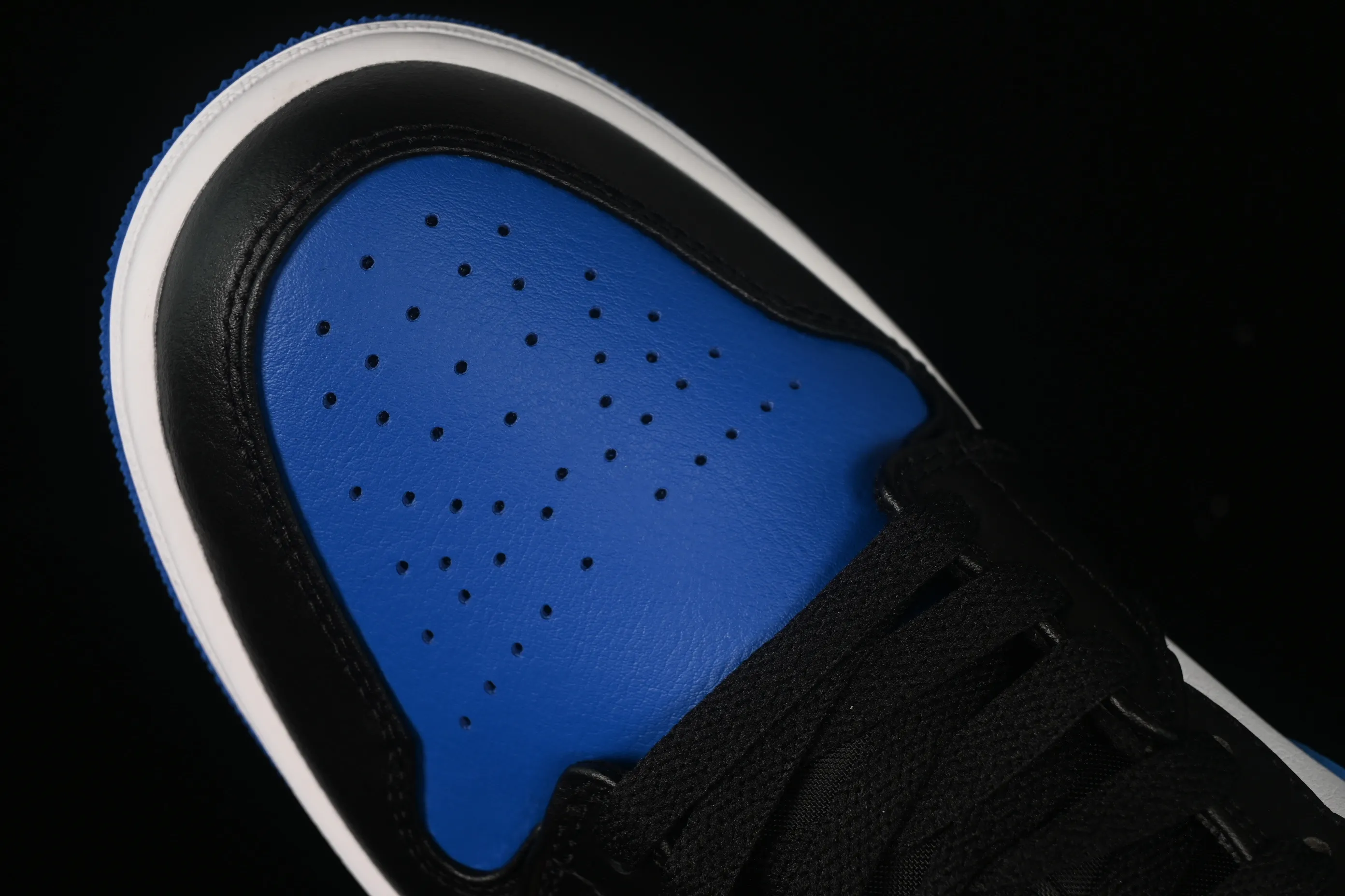 All categories Air Jordan Jordan series basketball shoes Air Jordan 1 Low G version pure original Air Jordan 1 Low AJ1 Joe 1 black and white blue low-top cultural basketball shoes 553558-140